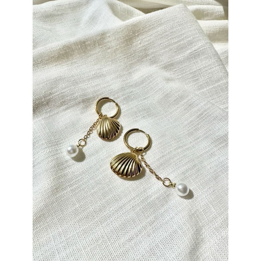 Gold Color Clamshell With Pearl Dangle Earrings